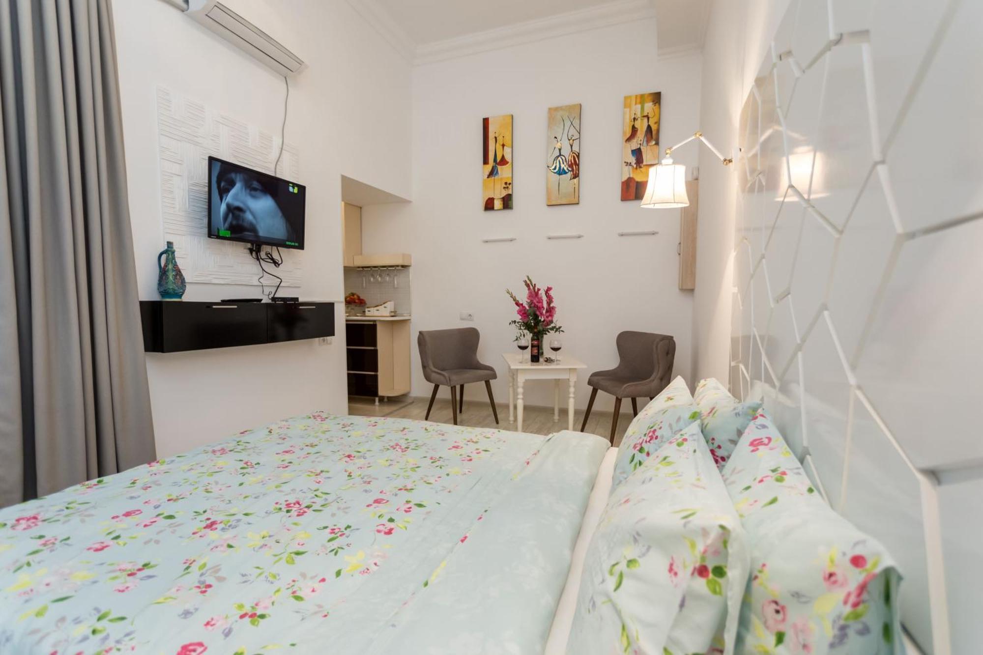 Old Tbilisi Trio Apartments Екстериор снимка